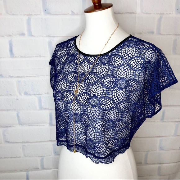 V I C T O R I A S S E C R E T : Lace Crop Top - Picture 3 of 8